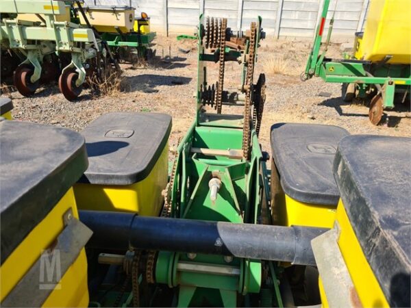 2016 JOHN DEERE 1750 10ROW 76CM PLANTER VACUUM - Image 2
