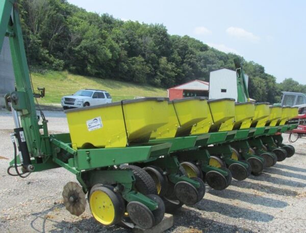 8 Rows John Deere 7000 universal Planters