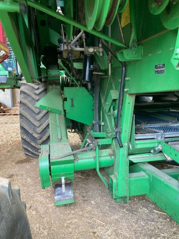 1998 John Deere 9400 Combine with 8350 engine and 5700 drum hours,harverster - Image 3