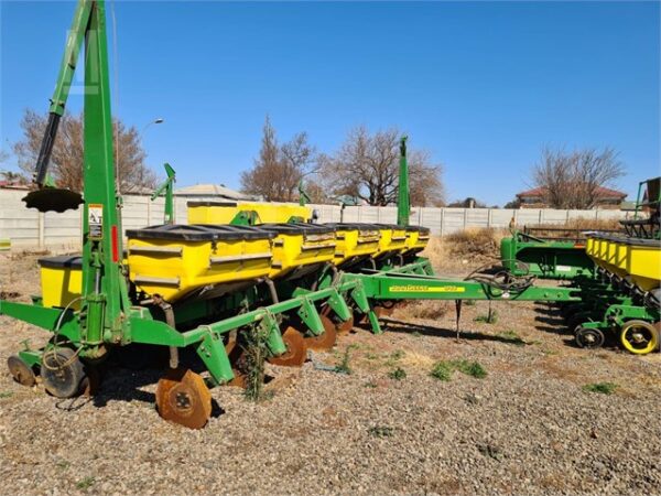 2016 JOHN DEERE 1750 10ROW 76CM PLANTER VACUUM